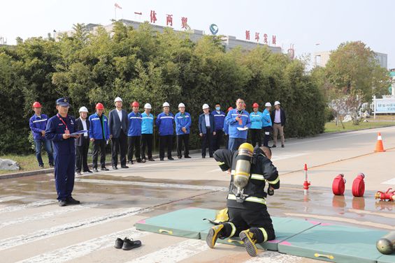 李合军带队到企业督导“我是状元”职工职业技能竞赛活动 (1)_副本.jpg